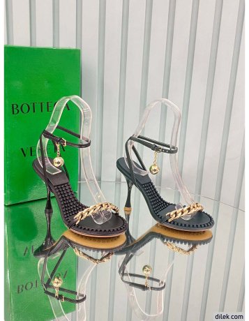 Bottega Veneta Dot Leather Chain And Ball Pumps