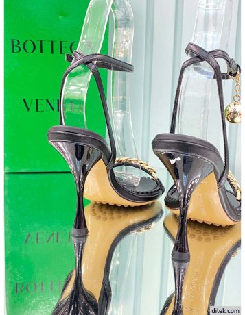 Bottega Veneta Dot Leather Chain And Ball Pumps