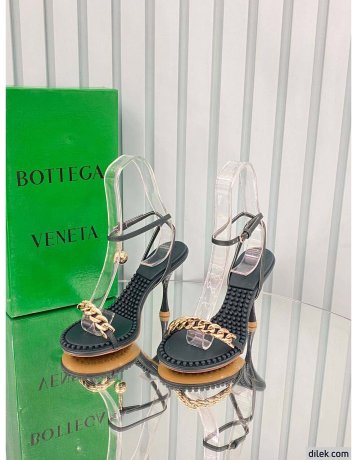 Bottega Veneta Dot Leather Chain And Ball Pumps