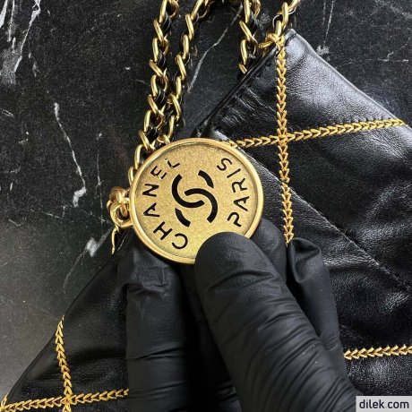 Chanel 22 Medium Handbag