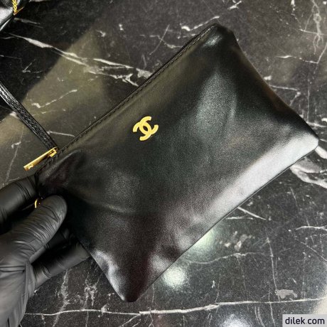 Chanel 22 Medium Handbag