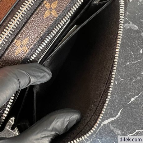 Louis Vuitton Alpha Wearable Wallet