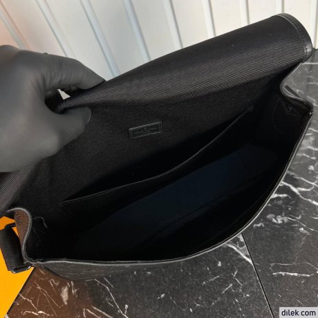 Louis Vuitton Archy Messenger MM