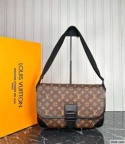 Louis Vuitton Archy Messenger MM