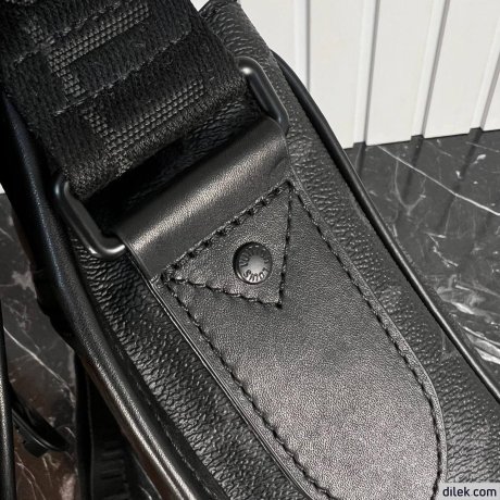 Louis Vuitton Archy Messenger MM