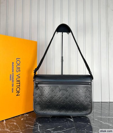 Louis Vuitton Archy Messenger MM