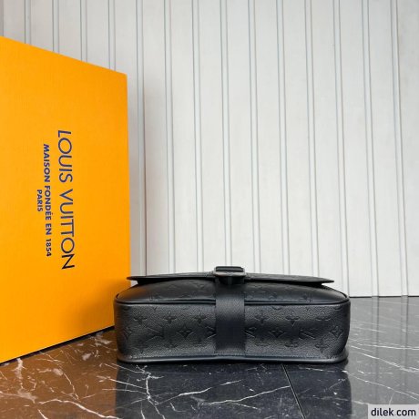 Louis Vuitton Archy Messenger MM