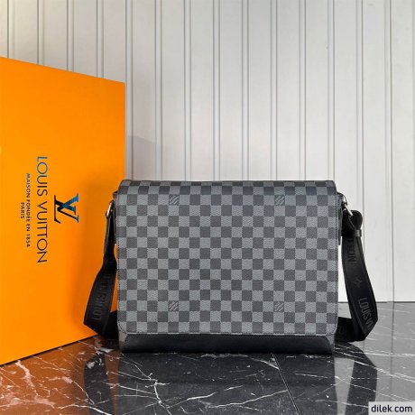Louis Vuitton District Men Bag