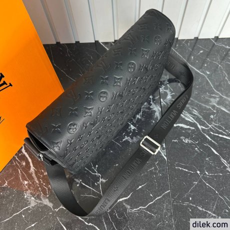 Louis Vuitton District Men Bag