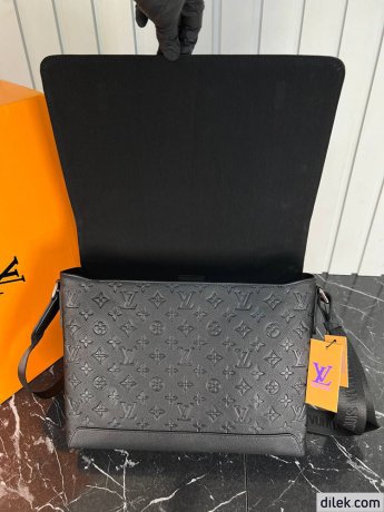 Louis Vuitton District Men Bag