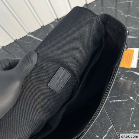 Louis Vuitton District PM Damier Infini Leather