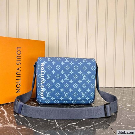 Louis Vuitton District PM Monogram