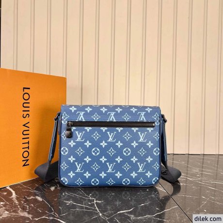 Louis Vuitton District PM Monogram