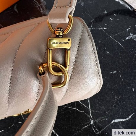 Louis Vuitton New Wave Chain Bag MM