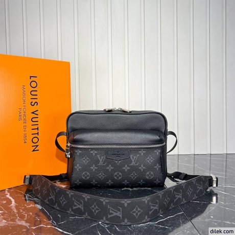 Louis Vuitton Outdoor Messenger