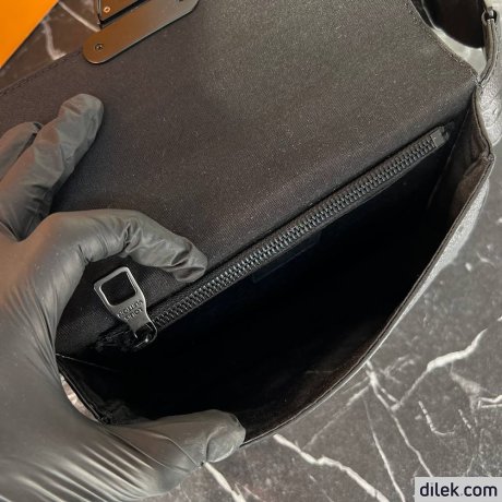 Louis Vuitton S Lock Slingbag