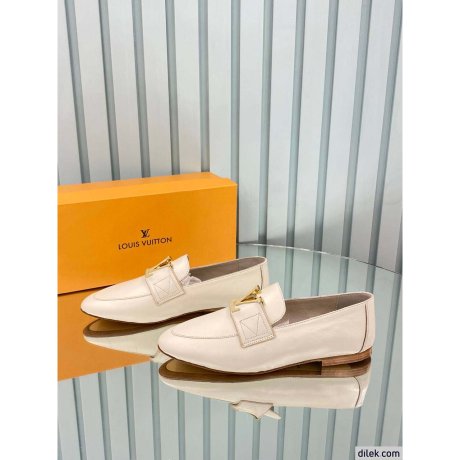Louis Vuitton Women Moccasin