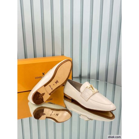 Louis Vuitton Women Moccasin
