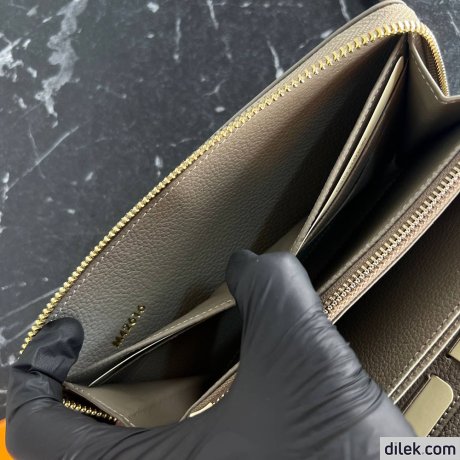 Louis Vuitton Zippy Wallet