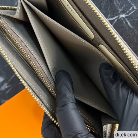 Louis Vuitton Zippy Wallet