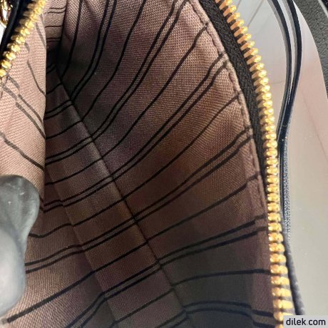 Louis Vuitton Easy Pouch Monogram Empreinte Leather