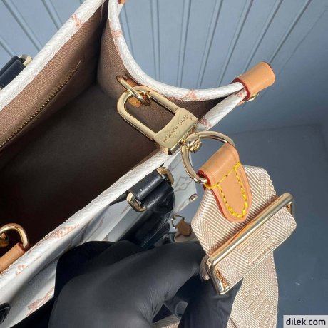 Louis Vuitton Onthego BB Monogram Canvas