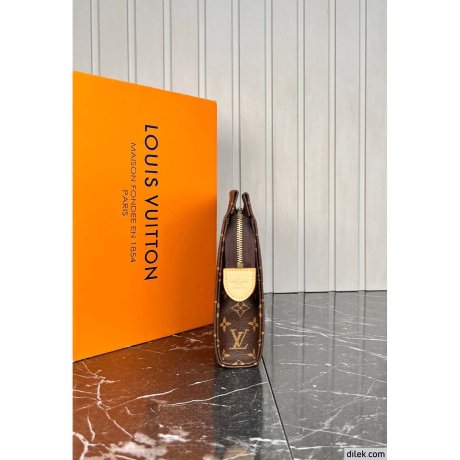 Louis Vuitton Poche Toilette NM