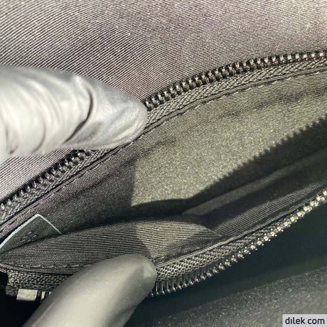 Louis Vuitton S Lock Slingbag