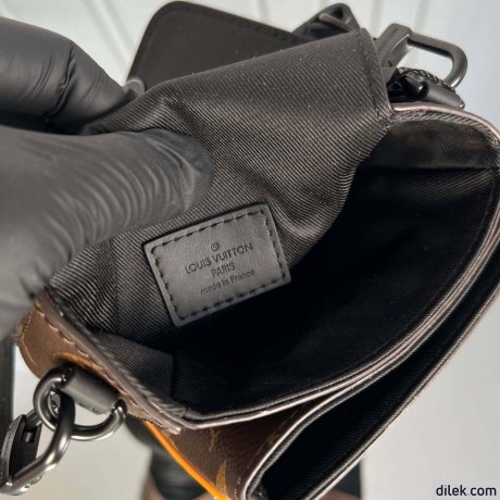 Louis Vuitton S-Lock Vertical Wearable Wallet