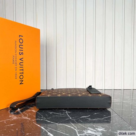 Louis Vuitton Takeoff Pouch