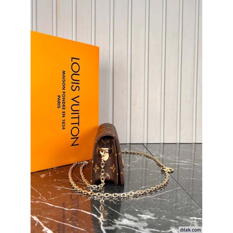 Louis Vuitton Wallet On Chain Lily