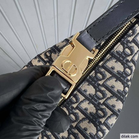 Medium DiorTravel Nomad Pouch