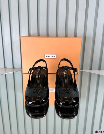 Miu Miu Classic Pump