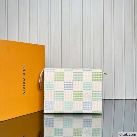 Louis Vuitton Pochette Voyage MM