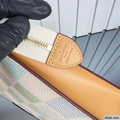 Louis Vuitton Pochette Voyage MM