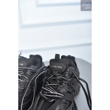 Balenciaga Track.2 Sneaker
