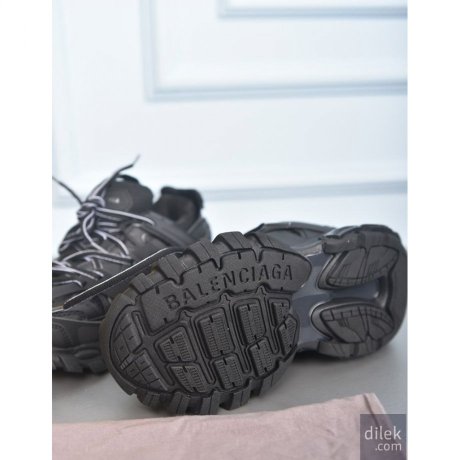 Balenciaga Track.2 Sneaker