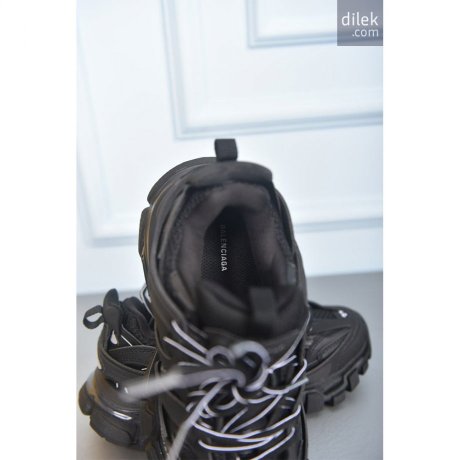 Balenciaga Track.2 Sneaker