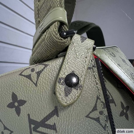 Louis Vuitton Trio Messenger