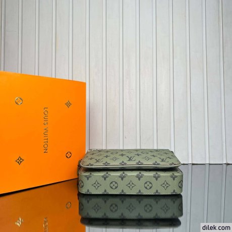 Louis Vuitton Trio Messenger