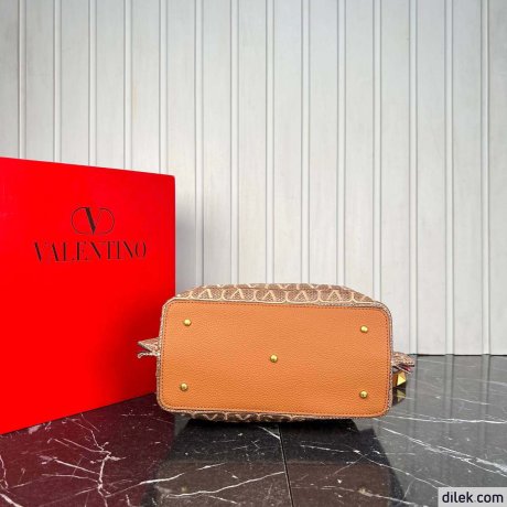 Valentino Garavani Medium Shopping Bag