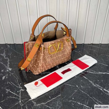 Valentino Garavani Medium Shopping Bag