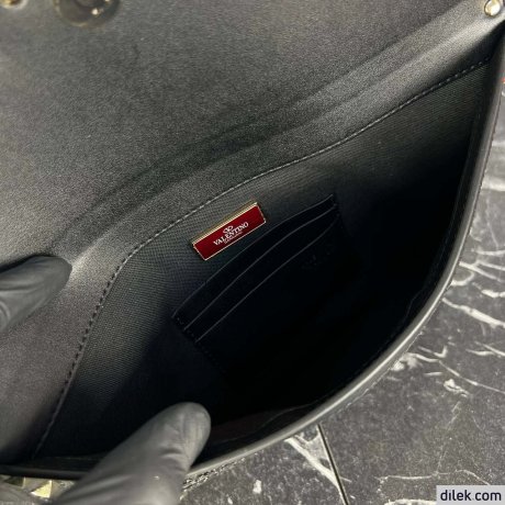 Valentino Garavani Rockstud Raffia Clutch Bag