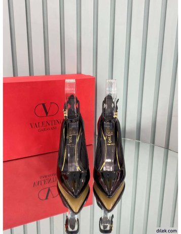 Valentino Garavani Tango Pump