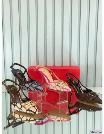 Valentino Garavani Vlogo Signature Slingback Pump