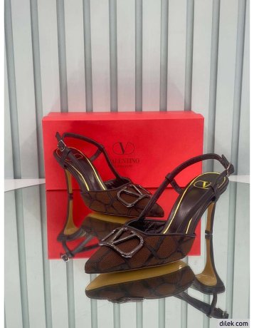 Valentino Garavani Vlogo Signature Slingback Pump