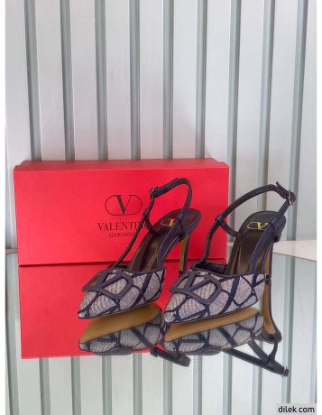 Valentino Garavani Vlogo Signature Slingback Pump